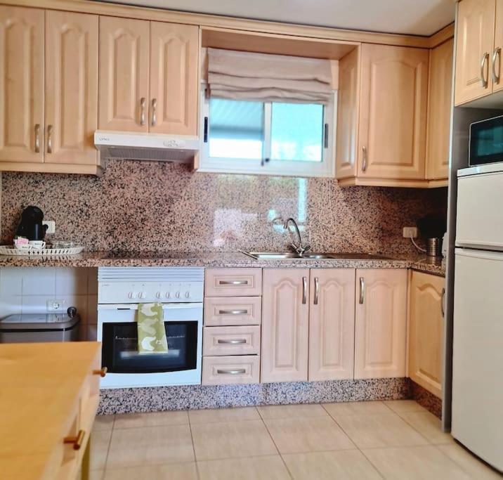 Homely Apt In Modern Building With Pool Σαν Μιγκέλ ντε Αμπόνα Εξωτερικό φωτογραφία