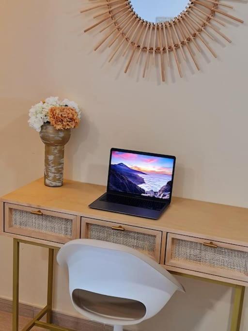 Homely Apt In Modern Building With Pool Σαν Μιγκέλ ντε Αμπόνα Εξωτερικό φωτογραφία